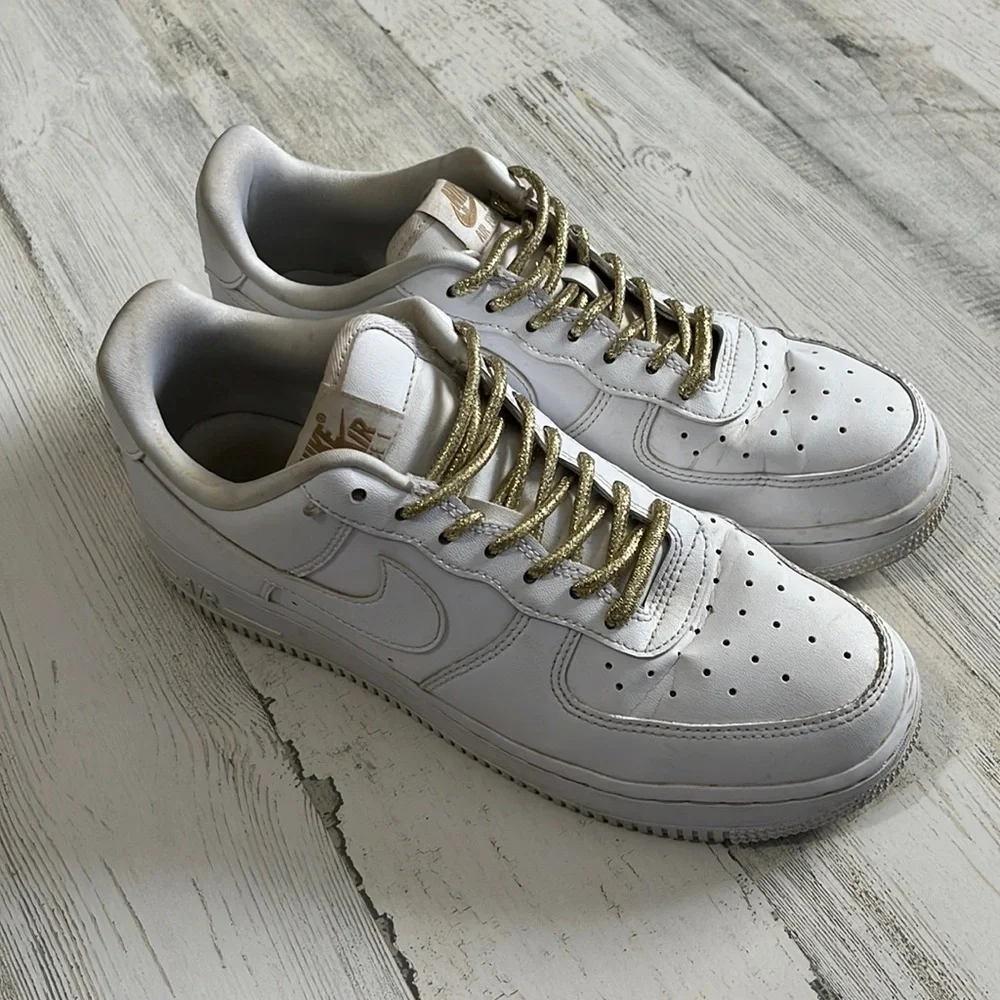 Nike AirForce Ones Size 8.5 - Picture 1 of 10